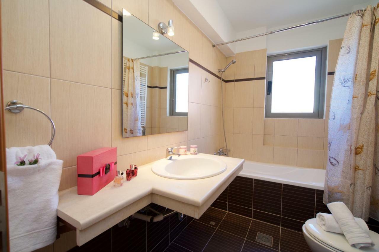 Gliving365 Capital Apartman Argosztóli Kültér fotó